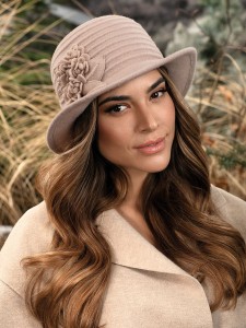 TEMA 517 - wełniany kapelusz damski; WILLI, jasny kremowy beż