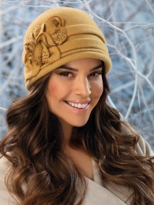 ZOJKA 765 - wełniana czapka damska; WILLI, kolor miodowy