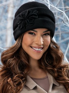 KLARA 018 - toczek wełniany damski; WILLI, czarny