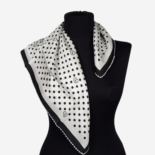 Jedwabna gawroszka z koronkowym wykończeniem, biała w groszki