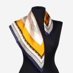 Gawroszka 53x53cm z naturalnego jedwabiu, G093