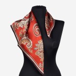 Gawroszka 53x53cm z naturalnego jedwabiu, G078