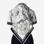 Gawroszka 53x53cm z naturalnego jedwabiu, G072