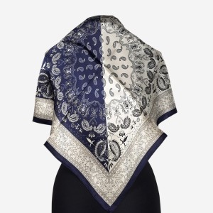 Gawroszka 53x53cm z naturalnego jedwabiu, G138