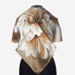 Gawroszka 53x53cm z naturalnego jedwabiu, G068