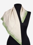 Bawełniana apaszka 65x65cm damska AB44, seledynowe groszki na jasnym tle