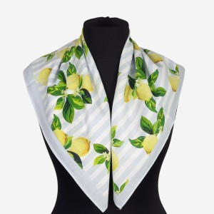 Bawełniana apaszka 65x65cm damska AB41, jasno niebieska w pasy i cytryny