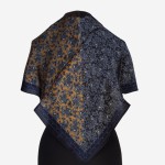 Gawroszka 53x53cm z naturalnego jedwabiu, G023, drobne wzorki paisley, kolor musztardowy i granat