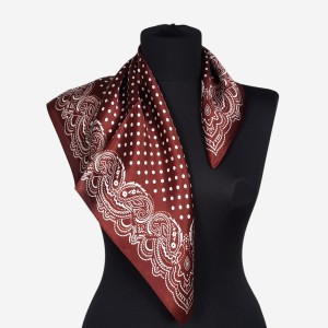 Gawroszka 53x53cm z naturalnego jedwabiu, G0197, białe groszki i paisley na bordowym tle