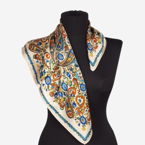 Gawroszka 53x53cm z naturalnego jedwabiu, G021, kolorowe wzory paisley na jasnym tle